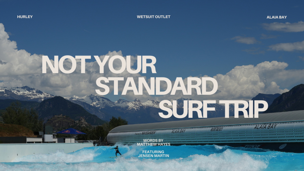 Surfista deslizándose en una ola de la piscina de olas de Alaïa Bay, bajo los Alpes suizos nevados