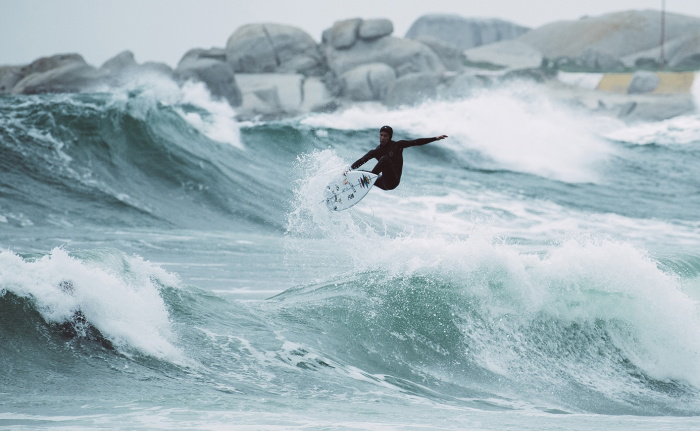 winter surfer