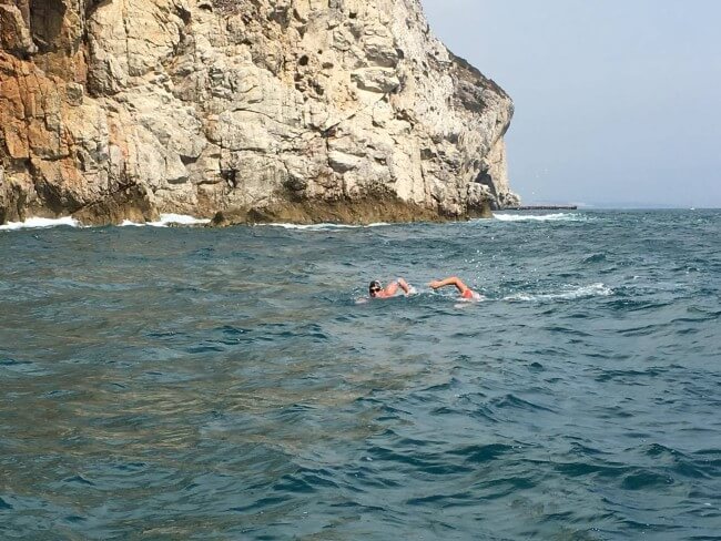 Nathan Payas swimming